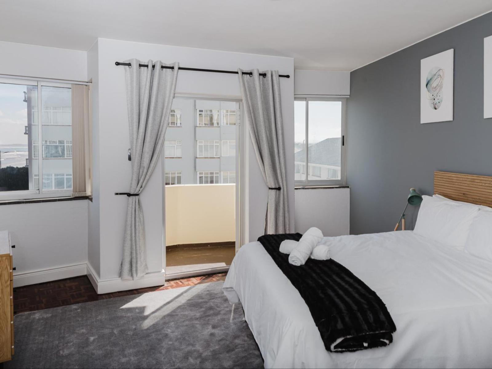Romilly 32 Beachfront Le Cap